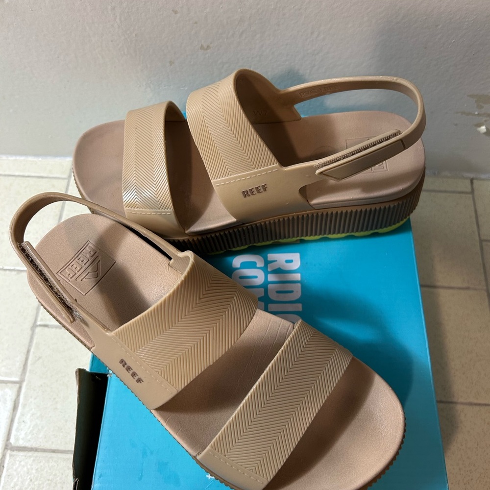 Reef Women's Beige Strap Sandals